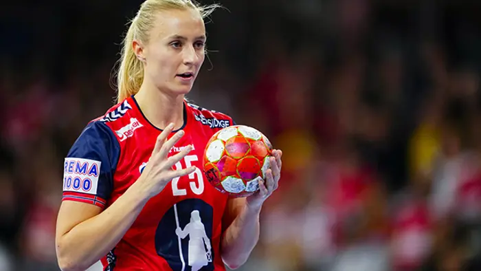 Innsbruck, Østerrike 20241130. 
Henny Ella Reistad under gruppespillkampen i håndball-EM for kvinner mellom Norge og Østerrike i Olympiahalle.
Foto: Beate Oma Dahle / NTB