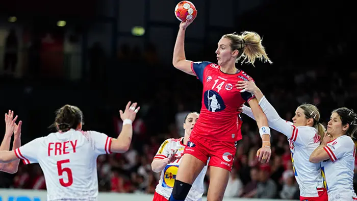 Innsbruck, Østerrike 20241130. 
Norges Kristine Breistøl under gruppespillkampen i håndball-EM for kvinner mellom Norge og Østerrike i Olympiahalle.
Foto: Beate Oma Dahle / NTB
