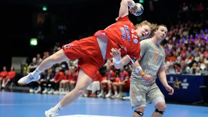 20251008 Martin Hernes Hovde Sander Sagosen Champions League Kolstad Aalborg 2 Foto Ole Martin Wold  NTB.jpg