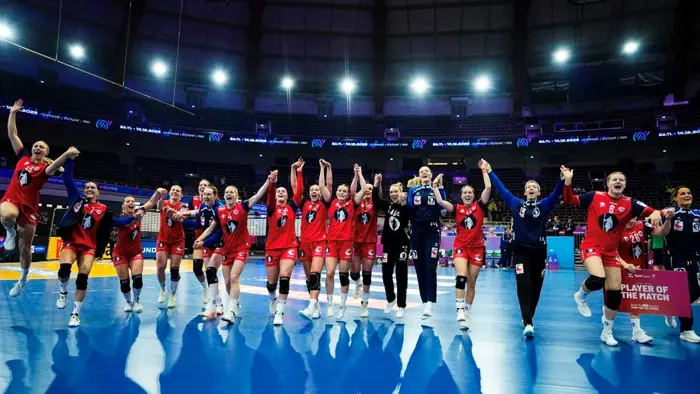 20251207 VM2025 LKS NOR BRA håndballjentene jubler foto beate oma dahle ntb 640 360.jpg