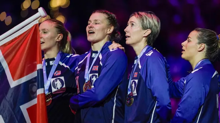 20251214 LKS finale GER NOR nasjonalsang foto beate oma dahle ntb.jpg