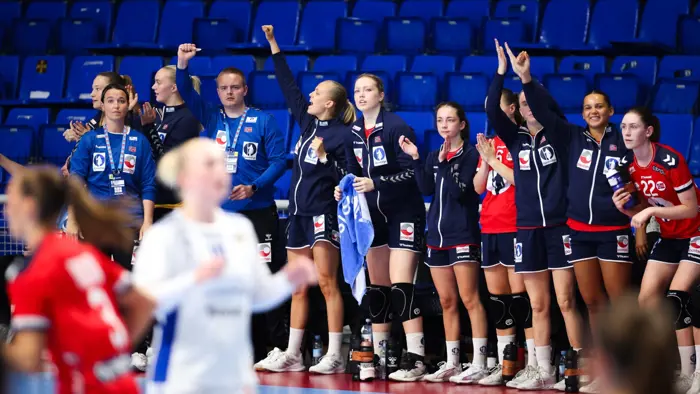 20250715 EHF EURO U19 LK06 benken foto vuk raicevic ehf 640 360.jpg