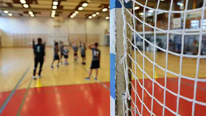 2020 barn spiller håndball.jpg