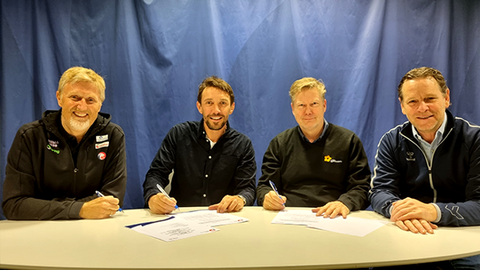 20220427 REMA 1000 signering.png