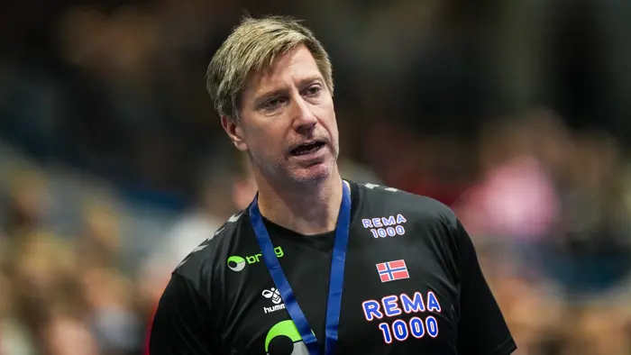 Stavanger  20241109. 
Håndballtrener Jonas Willie under håndballkampen i EHF-cup mellom Norge og Frankrike i Stavanger idrettshall. Bildet er tatt for Norges Håndballforbund.
Foto: Fredrik Varfjell / NTB