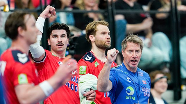 Jubel p&aring; benken.jpg