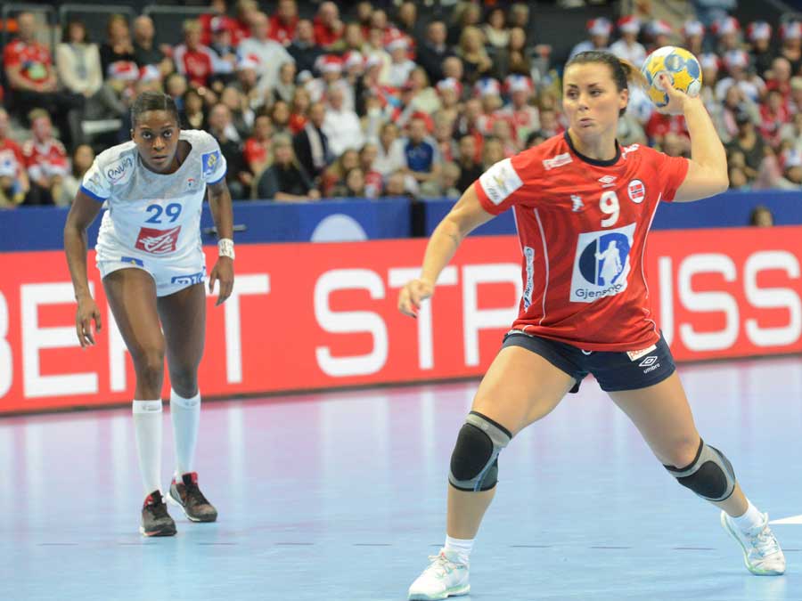 Nora Mørk - sikker fra 7m mot Frankrike Nora Mørk - sikker fra 7m mot Frankrike