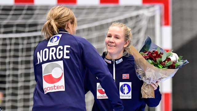 20201125_LKS_Danmark-Norge_Rikke-Granlund-debutantblomster_640x360web.jpg