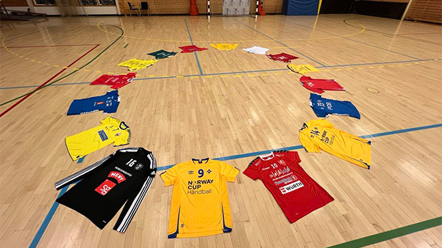 20231122 Barndommens drakter.jpg