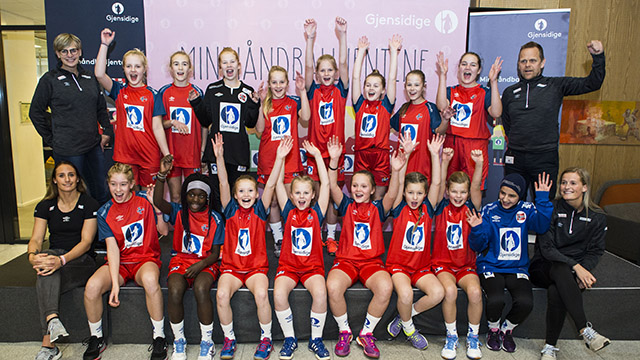 2017 Minih&aring;ndballjentene.jpg
