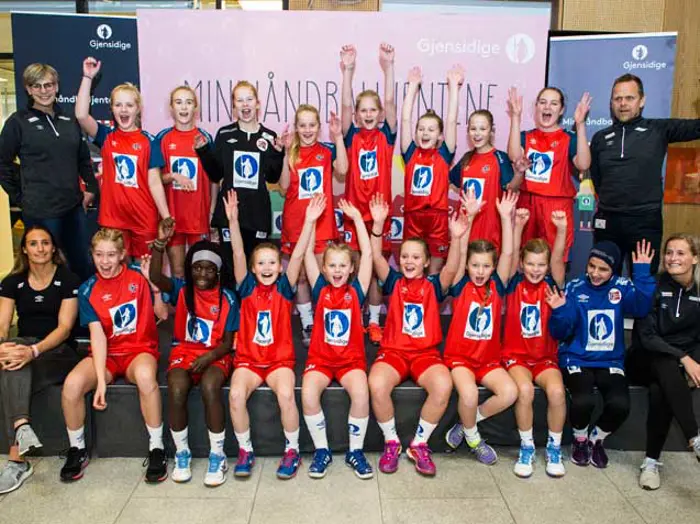Minihåndballjentene2017.jpg