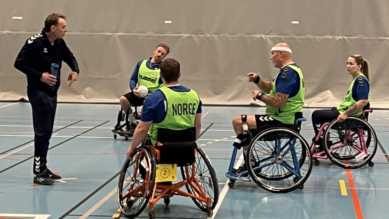 2025 Rullestollandslaget samling Oslo 3 foto nhf.jpg