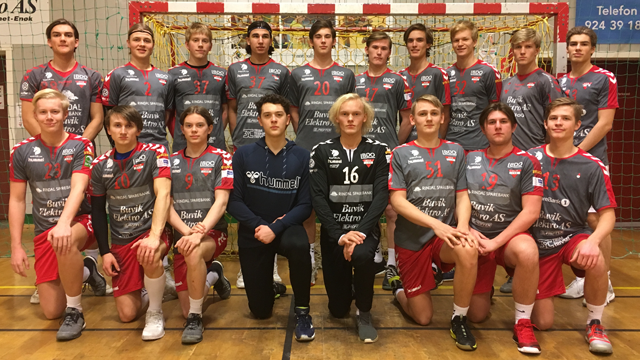 Charlottenlund Gutter 18