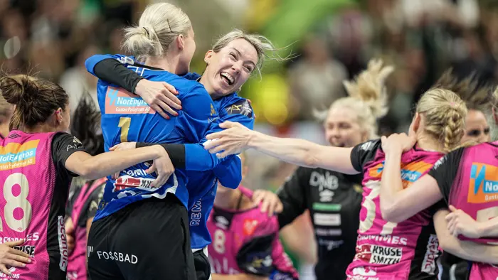 Budapest, Ungarn 20230604. 
Vipers målvakt Katrine Lunde feirer seieren i finalen i Champions League i håndball mellom Vipers og Ferencvárosi TC i MVM Dome Budapest.
Foto: Beate Oma Dahle / NTB
