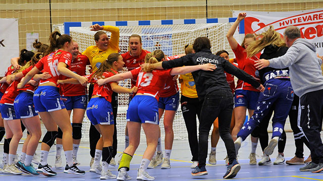 Gjerpen jubler for opprykk.jpg