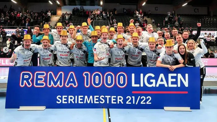 Elverum feirer seriegullet  i REMA 1000-ligaen 2021/22.