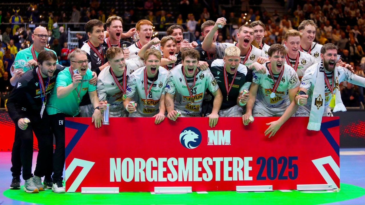 20251228 NM Menn Unity Arena Runar foran skiltet foto christoffer andersen ntb.jpg