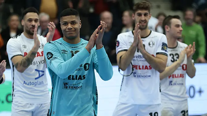 Elverum 20230301. 
Elverums målvakt Emil Kheri Imsgard  kåret til beste spiller i Champions League kampen i håndball mellom Elverum  og THW Kiel fra Tyskland i Terningen Arena på Elverum
Foto: Geir Olsen / NTB