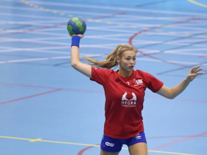 Alene med keeper.jpg