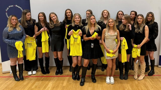 Vinnere J16 - Kl&aelig;bu..jpeg