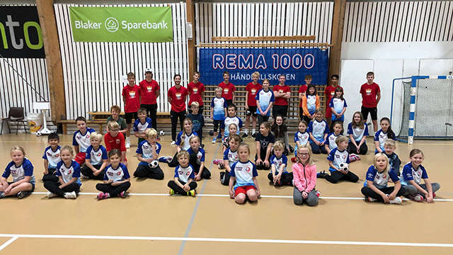Rema1000_håndballskole_20_S&oslash;rumsand.jpg