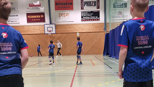 REMA1000Håndballskolen_Rolvs&oslash;y2.jpg