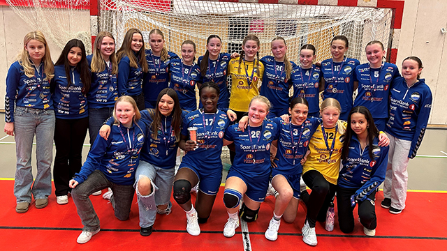 240406 Jenter 13 Finale Pors s&oslash;lv 4.jpg