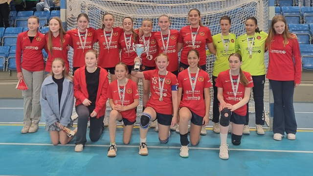 240501 JENTER 13 - HOLEV&AElig;RINGEN - GULL.jpg