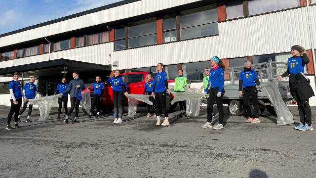 IBK h&aring;ndballjentene skal plukke s&oslash;ppel.jpg