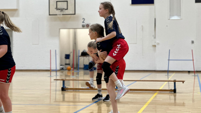 Jenter øvelse 2.png