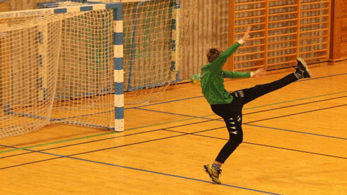 FGI-målvakt-redning-14.12.14-900-web.gif