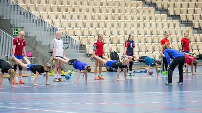 bb2r9882-1 640x360.jpg